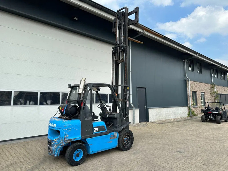 Carretilla elevadora de gas Nissan UGD02A30P0 3 ton Triplex Freelift LPG Heftruck: foto 18