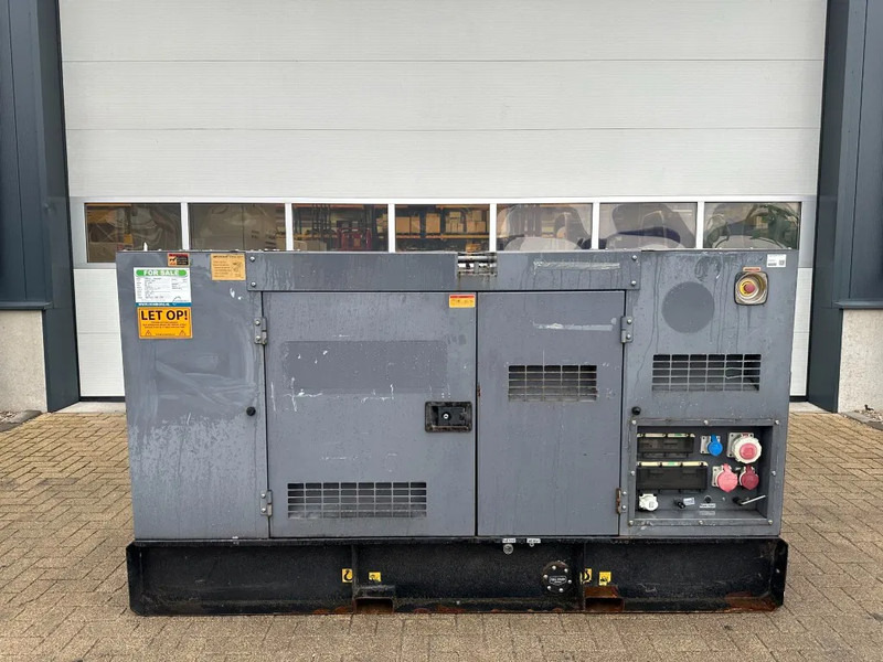 Perkins 1104D-44T Stamford 63 kVA Silent generatorset - Generador industriale: foto 1 Perkins 1104D-44T Stamford 63 kVA Silent generatorset - Generador industriale: foto 1