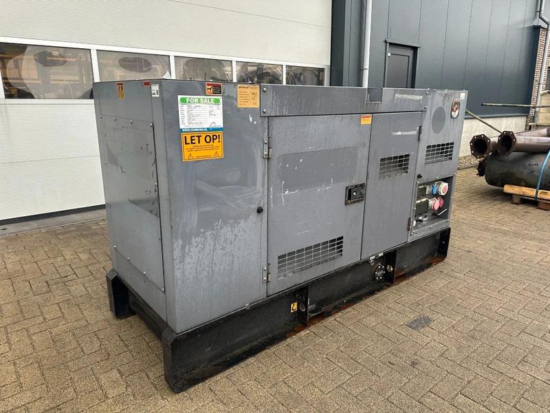 Perkins 1104D-44T Stamford 63 kVA Silent generatorset - Generador industriale: foto 3 Perkins 1104D-44T Stamford 63 kVA Silent generatorset - Generador industriale: foto 3
