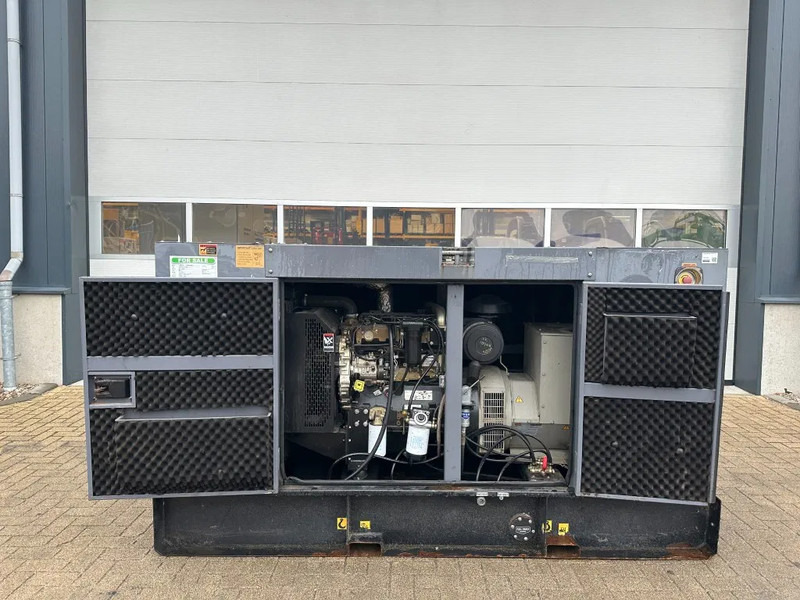 Perkins 1104D-44T Stamford 63 kVA Silent generatorset - Generador industriale: foto 2 Perkins 1104D-44T Stamford 63 kVA Silent generatorset - Generador industriale: foto 2