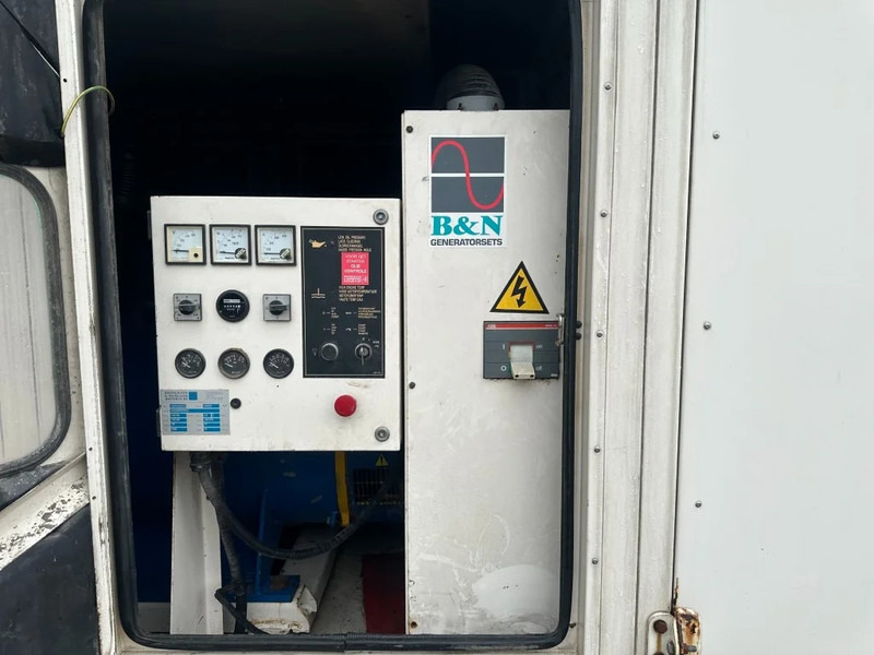 Perkins 3008-TAG3A FG Wilson Stamford 450 kVA Silent generatorset - Generador industriale: foto 2 Perkins 3008-TAG3A FG Wilson Stamford 450 kVA Silent generatorset - Generador industriale: foto 2