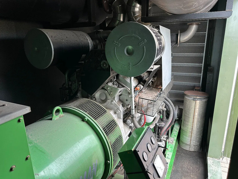 SDMO Detroit Leroy Somer 800 kVA Silent generatorset in 20 ft container 1639 hours ! - Generador industriale: foto 4 SDMO Detroit Leroy Somer 800 kVA Silent generatorset in 20 ft container 1639 hours ! - Generador industriale: foto 4