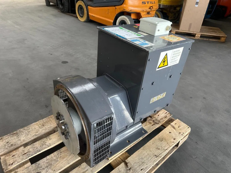 Stamford UC.I224F2 Generatordeel 65 kVA Alternator as New ! - Generador industriale: foto 3 Stamford UC.I224F2 Generatordeel 65 kVA Alternator as New ! - Generador industriale: foto 3