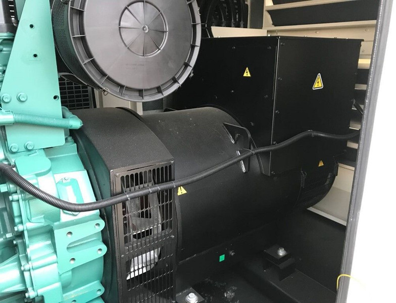 Generador industriale Volvo Stamford 550 KVA TAD 1641 GE Super Silent Nieuw: foto 12 Generador industriale Volvo Stamford 550 KVA TAD 1641 GE Super Silent Nieuw: foto 12