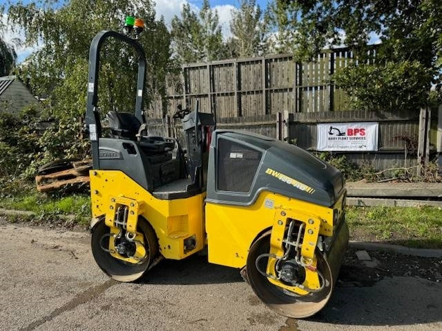 Bomag BW 120 AD-5 - Apisonadora de asfalto: foto 1 Bomag BW 120 AD-5 - Apisonadora de asfalto: foto 1