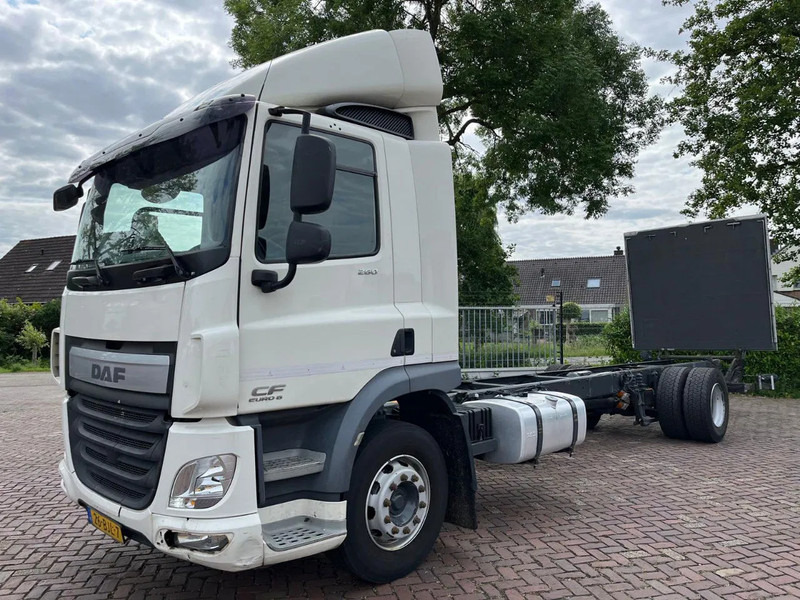 DAF CF 260 CF 260 FA CHASSIS CABINE EURO 6 - Camión chasis: foto 5 DAF CF 260 CF 260 FA CHASSIS CABINE EURO 6 - Camión chasis: foto 5