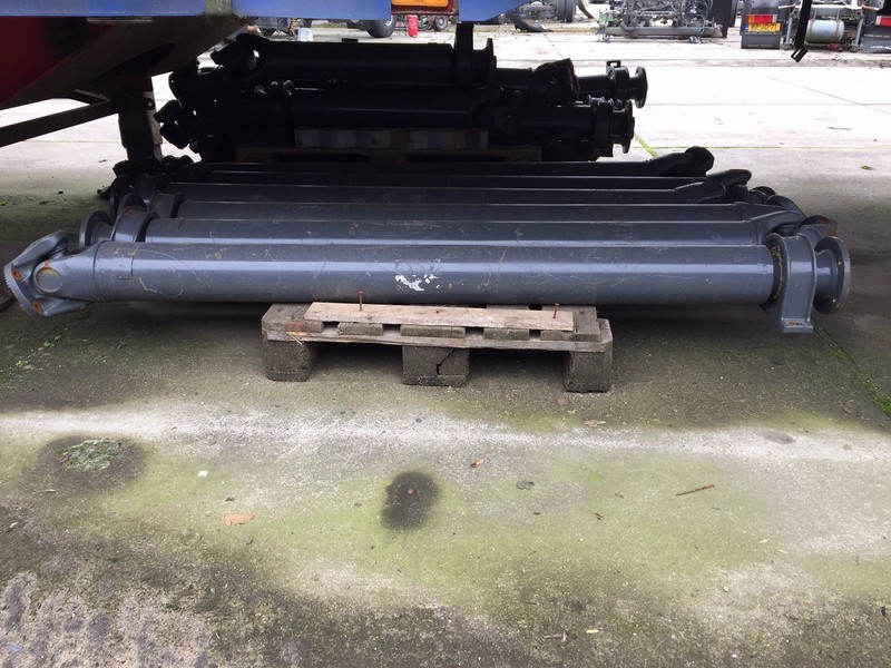 DAF DIV. AANDRIJFASSEN VOOR LF, CF EN XF - Árbol de transmisión para Camión: foto 2 DAF DIV. AANDRIJFASSEN VOOR LF, CF EN XF - Árbol de transmisión para Camión: foto 2