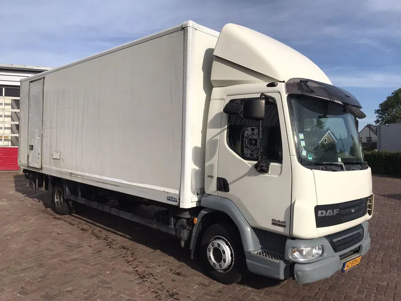 DAF LF 45 12.220 EURO 5 EEV - Camión caja cerrada: foto 1 DAF LF 45 12.220 EURO 5 EEV - Camión caja cerrada: foto 1