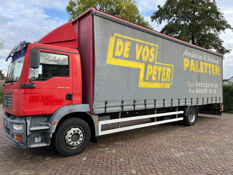 MAN TGM N18.240 - Camión caja cerrada: foto 1 MAN TGM N18.240 - Camión caja cerrada: foto 1