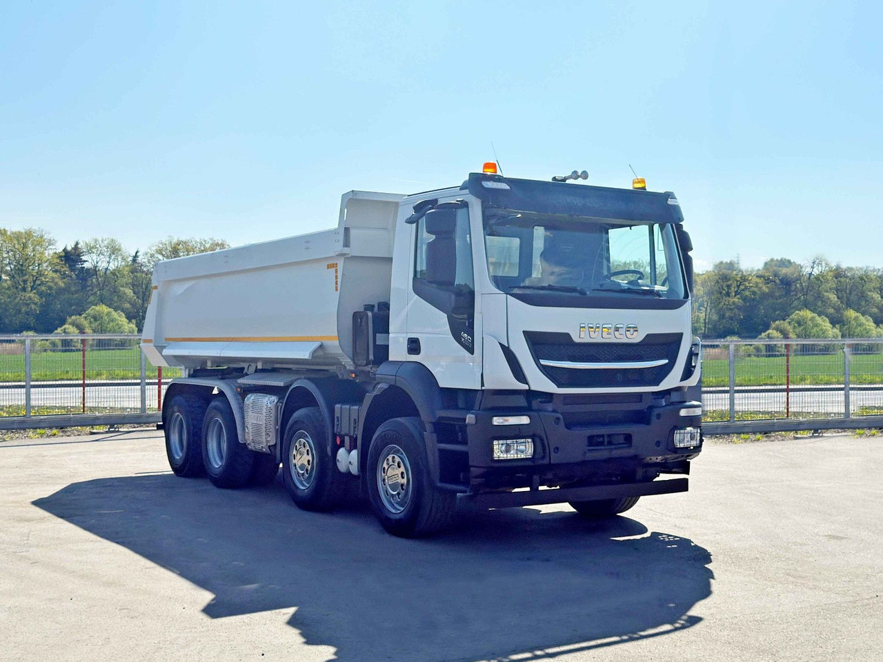 Iveco STRALIS X - WAY 460 * KIPPER * 8x4 * TOPZUSTAND - Camión volquete: foto 1 Iveco STRALIS X - WAY 460 * KIPPER * 8x4 * TOPZUSTAND - Camión volquete: foto 1