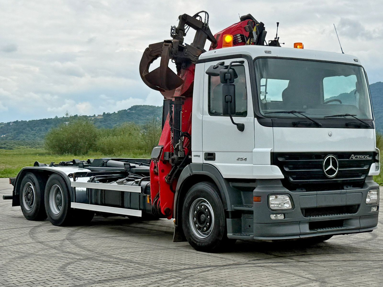 Mercedes-Benz ACTROS 2541 * ABROLLKIPPER * EPSILON E140Z81*TOP - Camión multibasculante, Camión grúa: foto 3 Mercedes-Benz ACTROS 2541 * ABROLLKIPPER * EPSILON E140Z81*TOP - Camión multibasculante, Camión grúa: foto 3