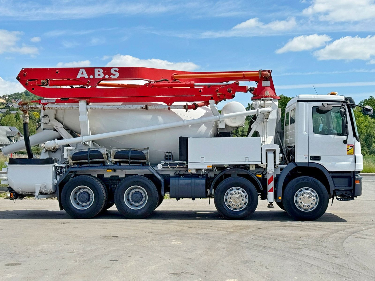 Mercedes-Benz ACTROS 3241* Betonpumpe 21m *8x4 * Top Zustand Mercedes-Benz ACTROS 3241* Betonpumpe 21m *8x4 * Top Zustand - Camión bomba de hormigón: foto 3 Mercedes-Benz ACTROS 3241* Betonpumpe 21m *8x4 * Top Zustand Mercedes-Benz ACTROS 3241* Betonpumpe 21m *8x4 * Top Zustand - Camión bomba de hormigón: foto 3