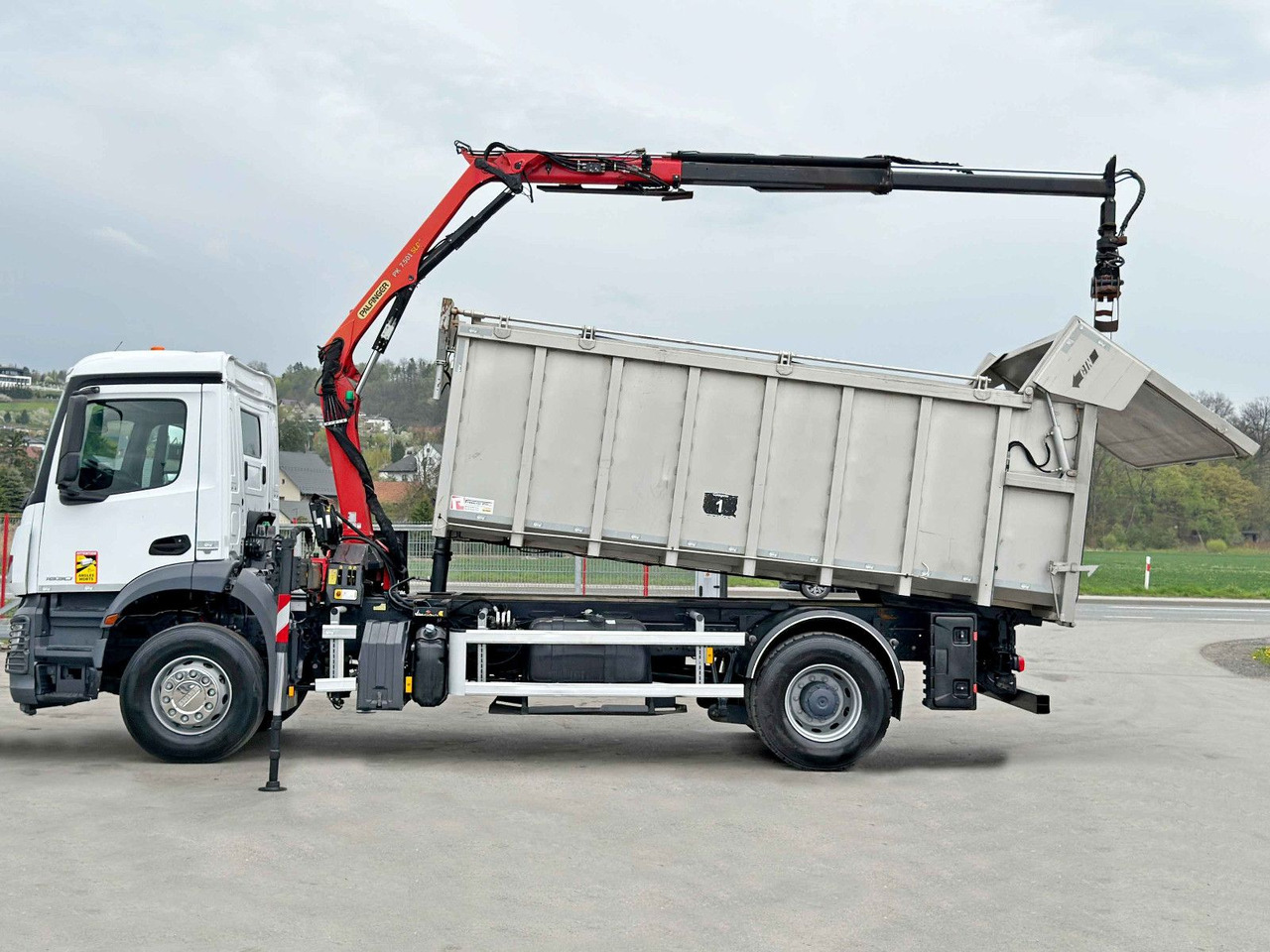 Mercedes-Benz AROCS 1830* KIPPER 5,00m * PK 7.501 SLD A + FUNK - Camión grúa: foto 5 Mercedes-Benz AROCS 1830* KIPPER 5,00m * PK 7.501 SLD A + FUNK - Camión grúa: foto 5
