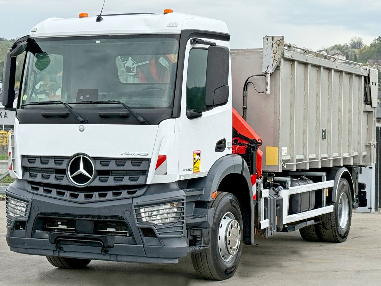Mercedes-Benz AROCS 1830* KIPPER 5,00m * PK 7.501 SLD A + FUNK - Camión volquete, Camión grúa: foto 3 Mercedes-Benz AROCS 1830* KIPPER 5,00m * PK 7.501 SLD A + FUNK - Camión volquete, Camión grúa: foto 3