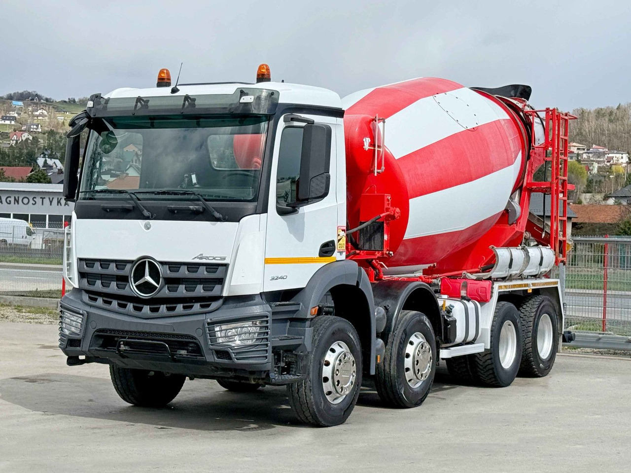 Mercedes-Benz AROCS 3240 * Betonmischer * 8x4 * TOPZUSTAND - Camión hormigonera: foto 2 Mercedes-Benz AROCS 3240 * Betonmischer * 8x4 * TOPZUSTAND - Camión hormigonera: foto 2