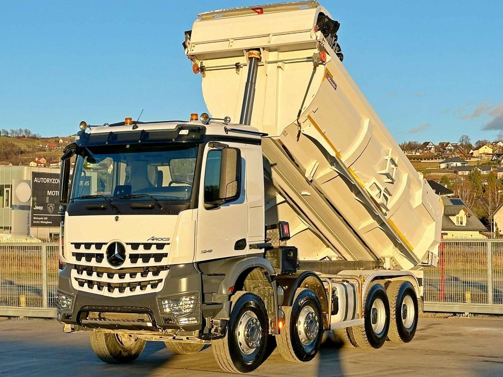 Mercedes-Benz AROCS 3248 * KIPPER * 8x4 * TOPZUSTAND - Camión volquete, Camión grúa: foto 4 Mercedes-Benz AROCS 3248 * KIPPER * 8x4 * TOPZUSTAND - Camión volquete, Camión grúa: foto 4