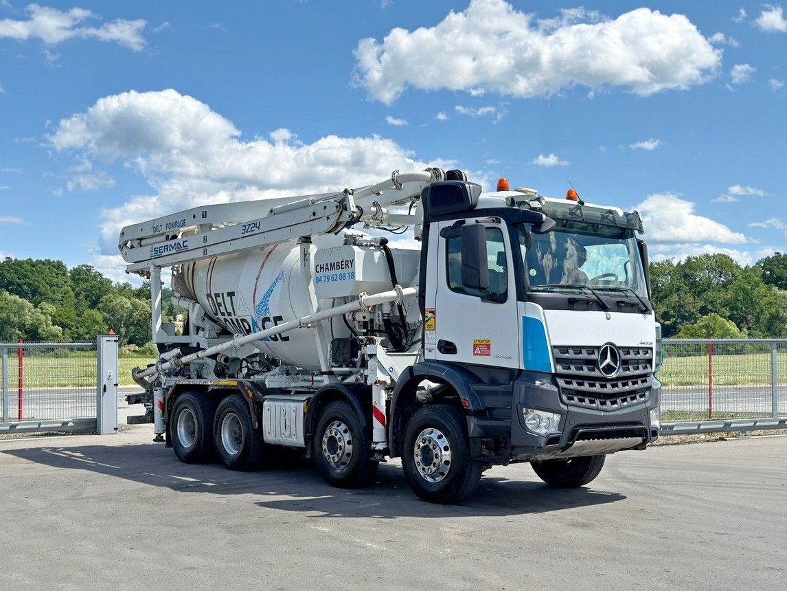 Mercedes-Benz AROCS 3743 * Betonpumpe + FUNK * 8x4 * TOP - Camión bomba de hormigón: foto 1 Mercedes-Benz AROCS 3743 * Betonpumpe + FUNK * 8x4 * TOP - Camión bomba de hormigón: foto 1