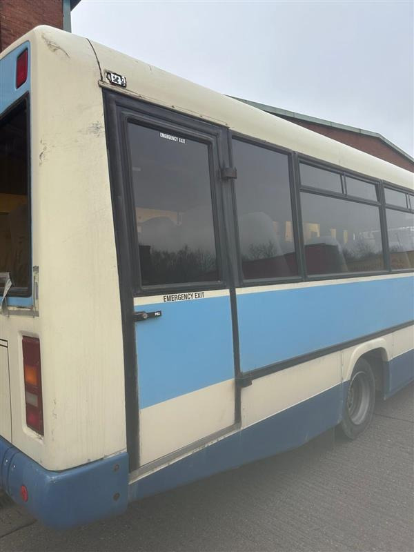 2000 Mercedes 814 Vario Automatic - Autobús suburbano: foto 4 2000 Mercedes 814 Vario Automatic - Autobús suburbano: foto 4