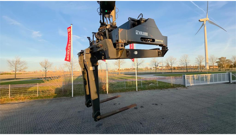 Kalmar Foldable Forks Attachment for ISO Spreaders - Implemento para Equipo de manutención: foto 3 Kalmar Foldable Forks Attachment for ISO Spreaders - Implemento para Equipo de manutención: foto 3