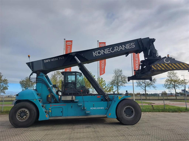 KONECRANES SMV 4532 TC5 - Reach stacker: foto 1 KONECRANES SMV 4532 TC5 - Reach stacker: foto 1