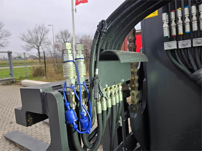 Carretilla elevadora diésel Kalmar DCG160-12T: foto 10