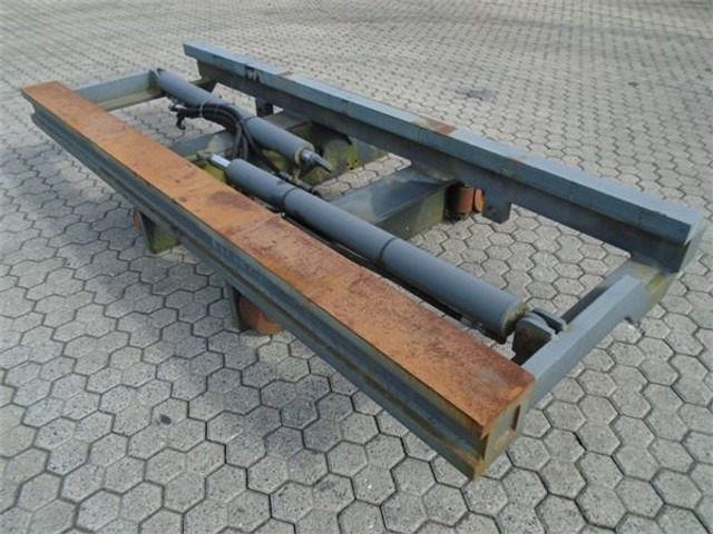 Kalmar DRU450-62S5 - Reach stacker: foto 1 Kalmar DRU450-62S5 - Reach stacker: foto 1