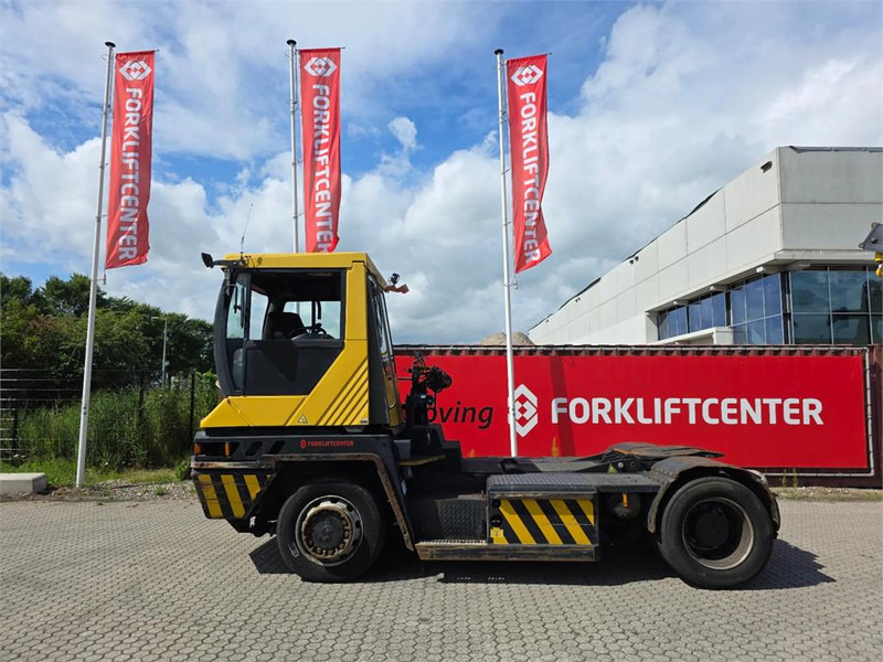 Terberg RT282 4x4 - Tractor industrial: foto 4 Terberg RT282 4x4 - Tractor industrial: foto 4