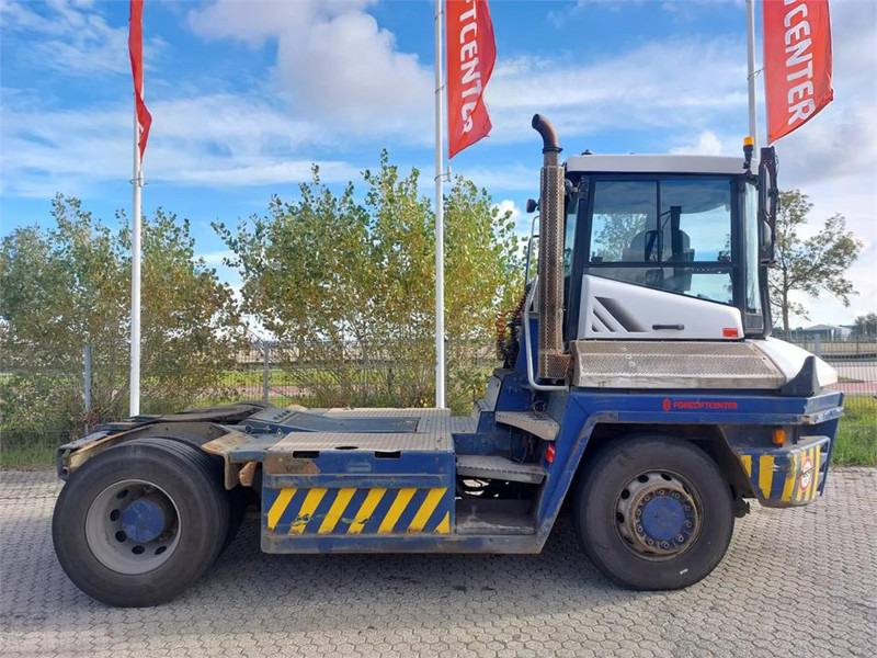 Terberg RT283 4x4 - Tractor industrial: foto 3 Terberg RT283 4x4 - Tractor industrial: foto 3
