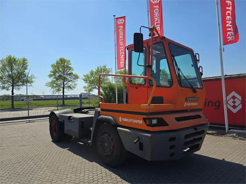 Terberg YT182 - Tractor industrial: foto 1 Terberg YT182 - Tractor industrial: foto 1