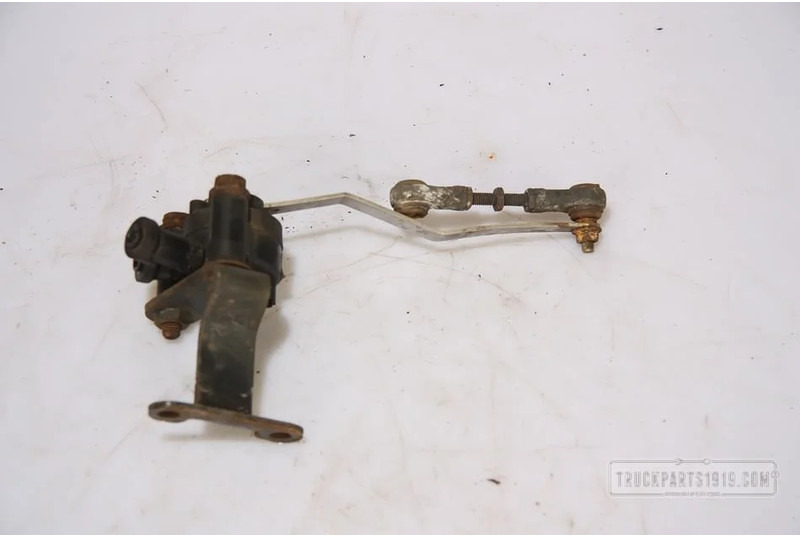 Iveco Body & Chassis Parts Hoogteregelaar Iveco Used - Suspensión de cabina para Camión: foto 2 Iveco Body & Chassis Parts Hoogteregelaar Iveco Used - Suspensión de cabina para Camión: foto 2