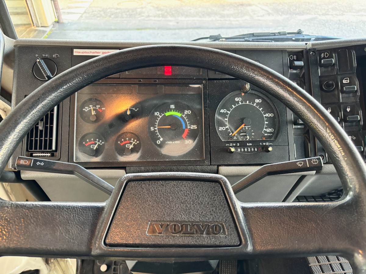 VOLVO FL6H615 - Cabeza tractora: foto 5 VOLVO FL6H615 - Cabeza tractora: foto 5