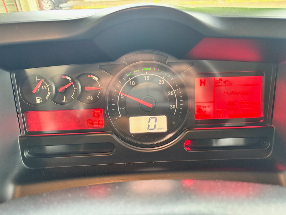 Camión caja cerrada RENAULT D14.250: foto 6