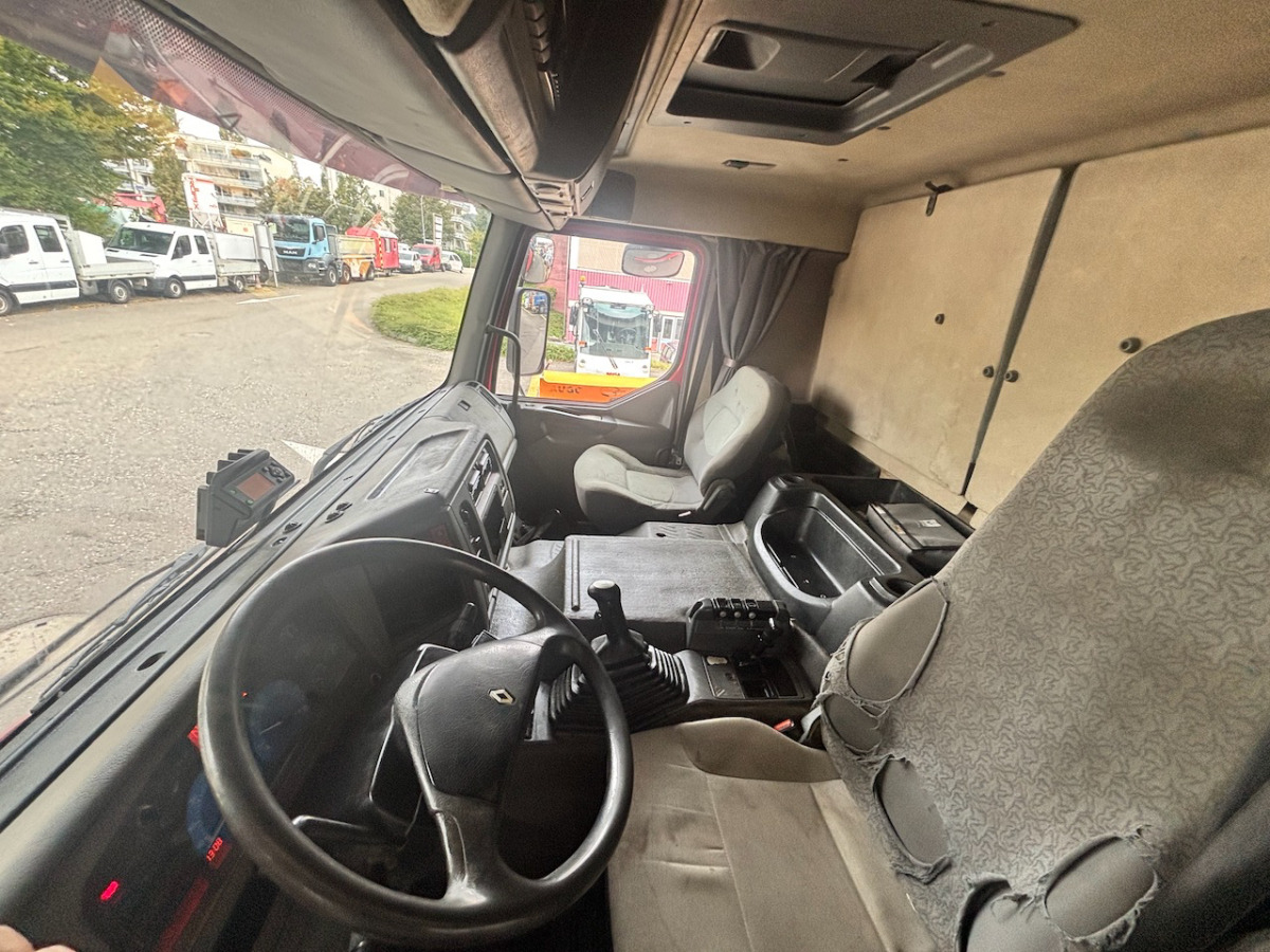 RENAULT Kerax 420DCI 4x4 - Camión volquete: foto 4 RENAULT Kerax 420DCI 4x4 - Camión volquete: foto 4