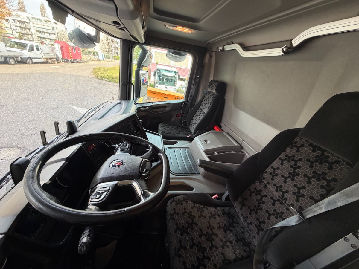 SCANIA P280 - Camión caja cerrada: foto 4 SCANIA P280 - Camión caja cerrada: foto 4