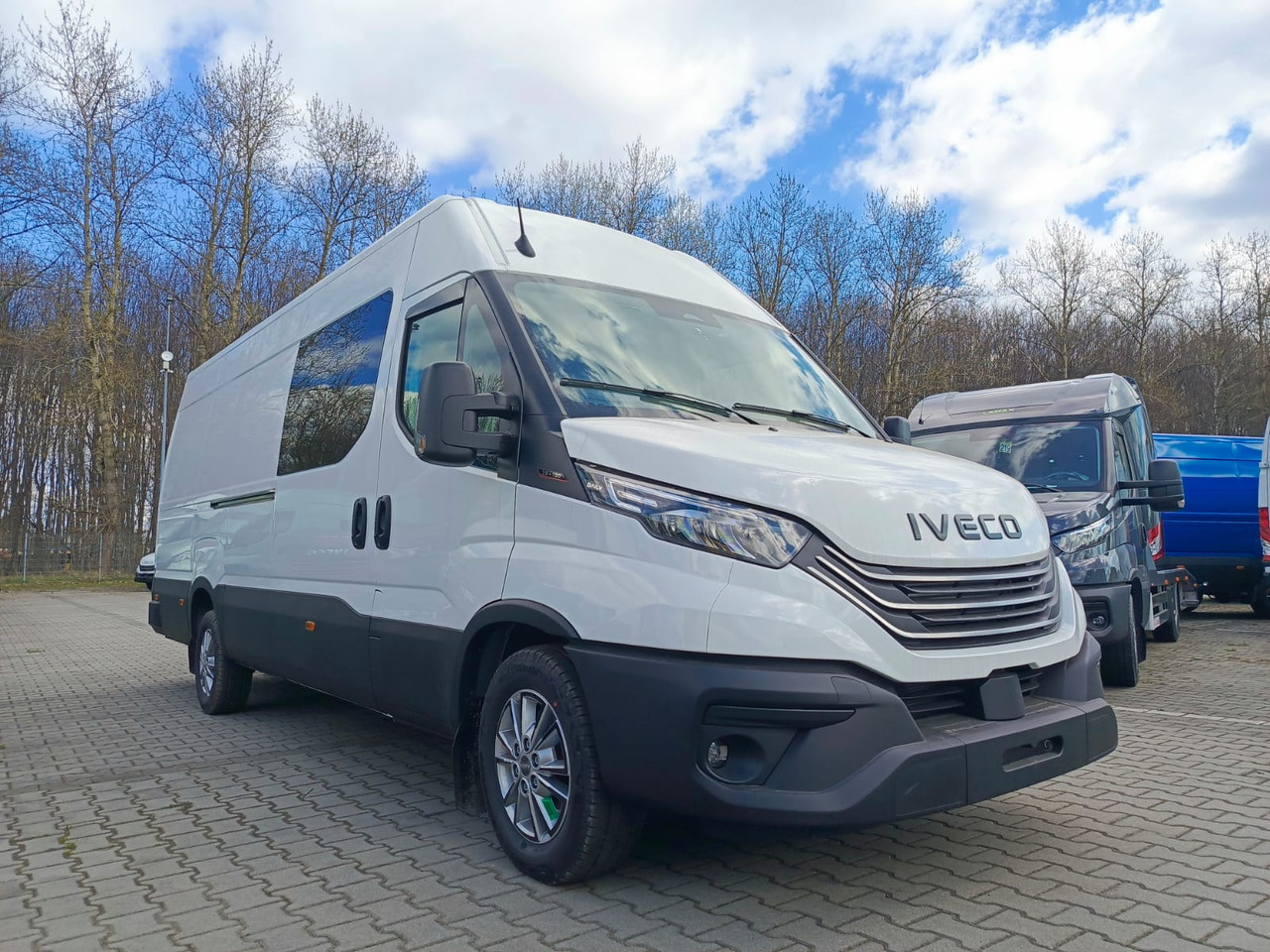 Furgoneta de pasajeros, Furgoneta combi IVECO Daily 35 180 7-Sitzer: foto 10