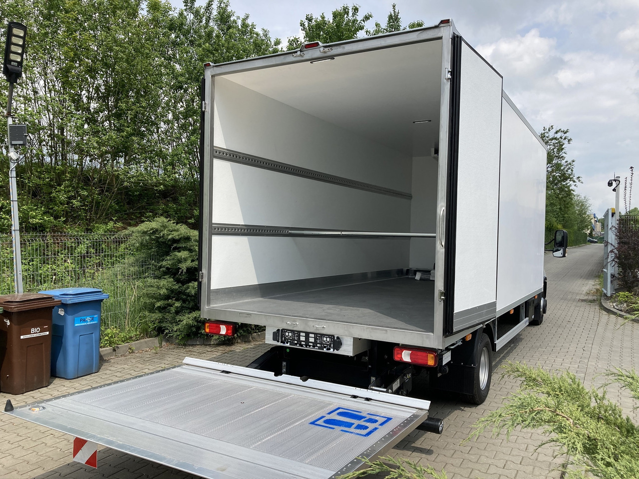 Iveco Daily 70C18 Kühlkoffer LBW BÃR - Furgoneta frigorifica: foto 2 Iveco Daily 70C18 Kühlkoffer LBW BÃR - Furgoneta frigorifica: foto 2