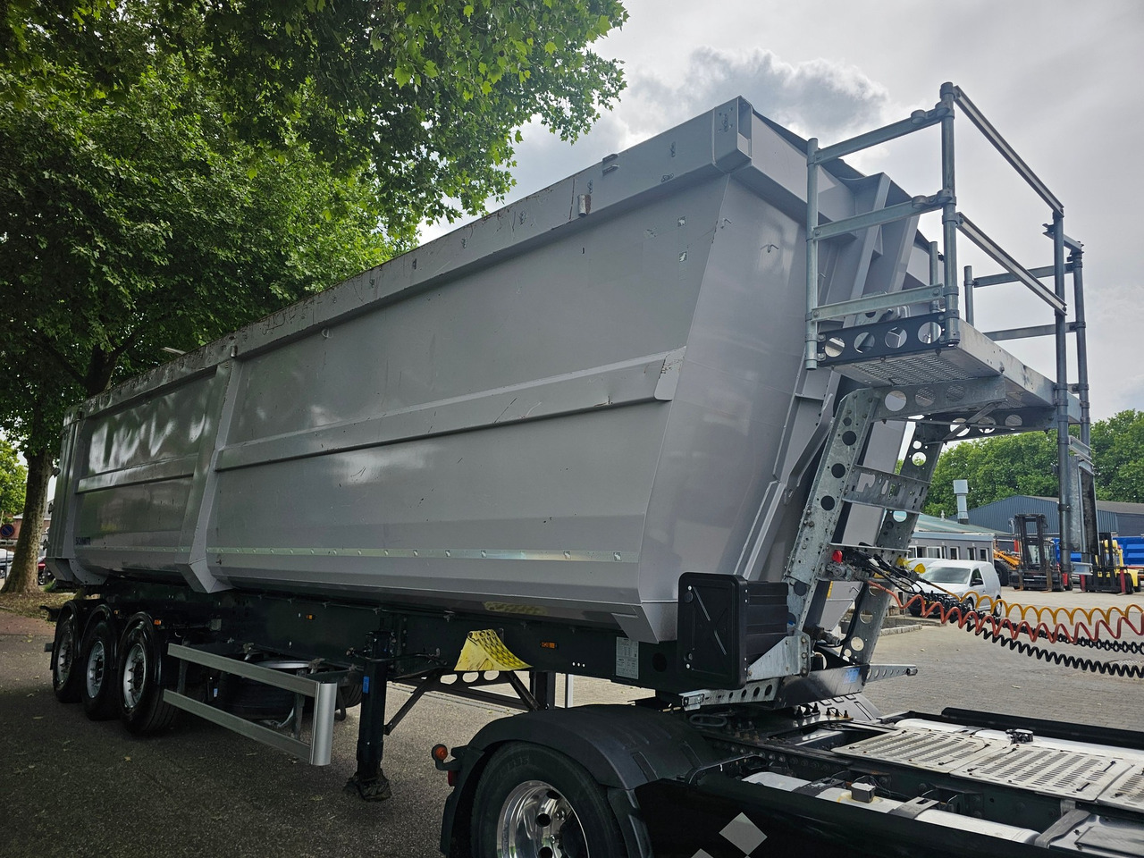 Schmitz SGF-S3 Scraptipper 55 M3 - Semirremolque volquete: foto 3 Schmitz SGF-S3 Scraptipper 55 M3 - Semirremolque volquete: foto 3