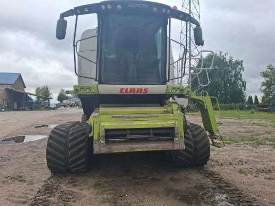 CLAAS LEXION 670 - Cosechadora de granos: foto 1 CLAAS LEXION 670 - Cosechadora de granos: foto 1