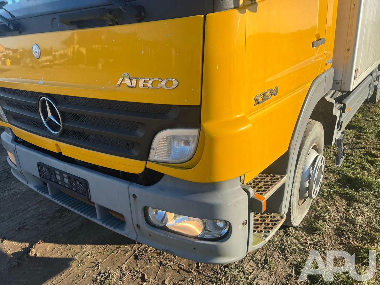 Camión caja cerrada Mercedes-Benz Atego 1324: foto 9