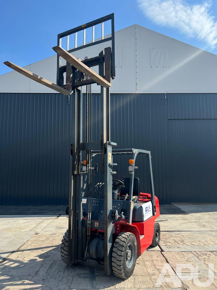 Plus Power VTDD-25 - Carretilla elevadora: foto 4 Plus Power VTDD-25 - Carretilla elevadora: foto 4