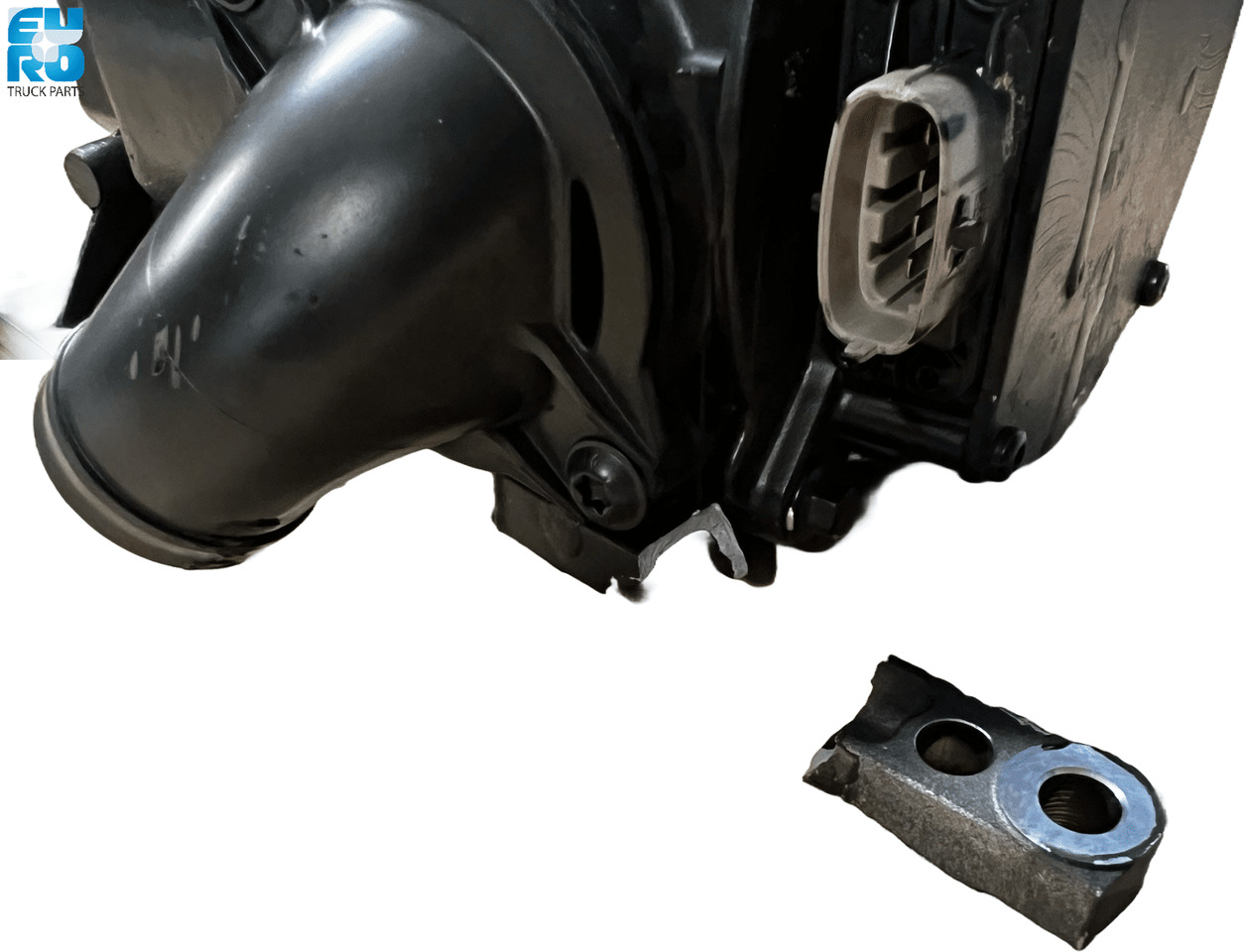 DAF CF,XF E6 MX11 (2013-) OE CRANCASE VENTILATION MODULE FROM NEW TRUCK WITH DAMAGE + DEPOSIT 2178442EXP - Cárter para Camión: foto 2 DAF CF,XF E6 MX11 (2013-) OE CRANCASE VENTILATION MODULE FROM NEW TRUCK WITH DAMAGE + DEPOSIT 2178442EXP - Cárter para Camión: foto 2