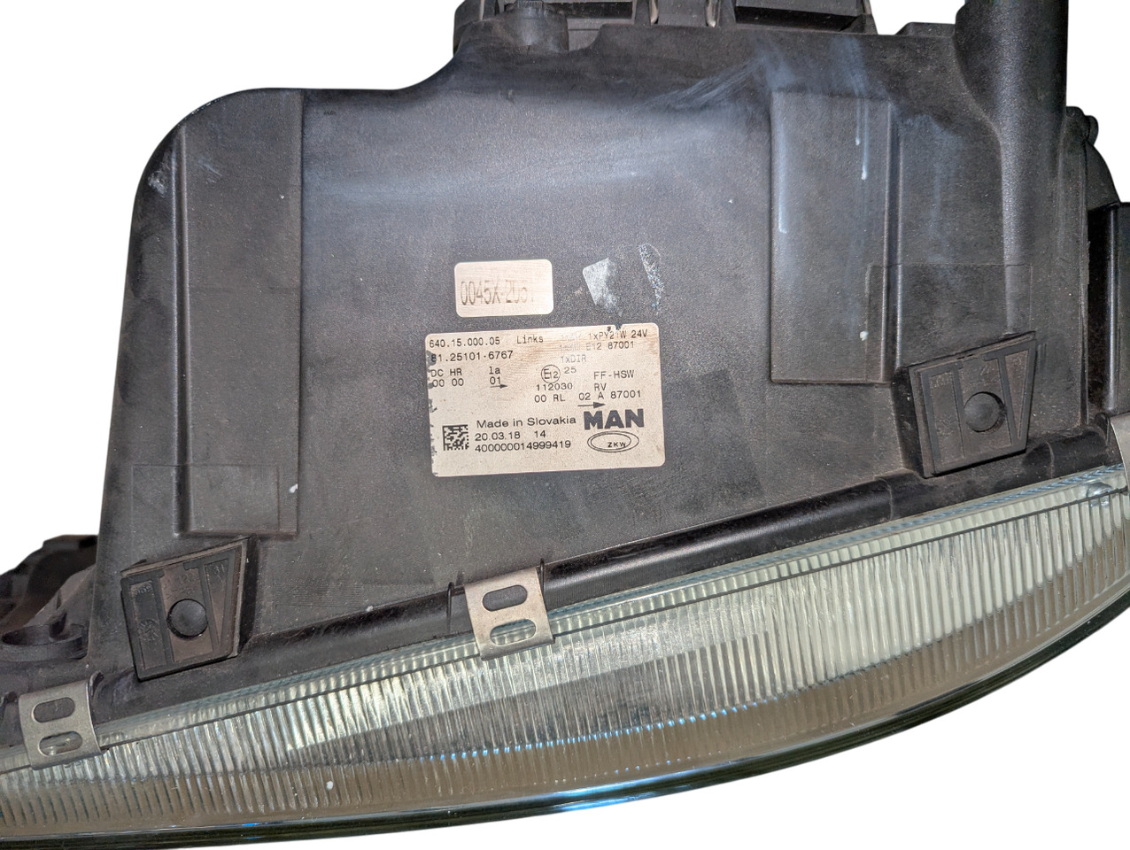MAN TGX/TGS E6 XENON KOPLAMP GEBRUIKT LINKS 81251016713U - Faro delantero para Camión: foto 4 MAN TGX/TGS E6 XENON KOPLAMP GEBRUIKT LINKS 81251016713U - Faro delantero para Camión: foto 4