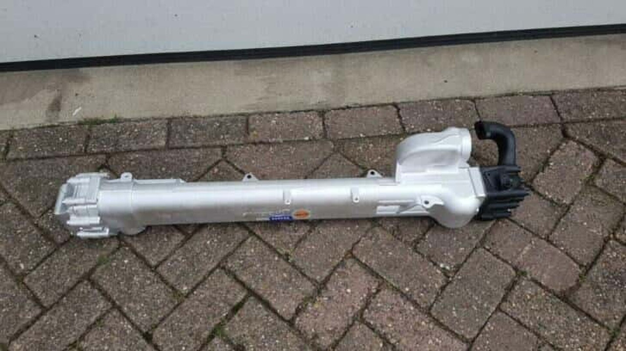 Nieuw MAN TAG D26 EGR recirkulator met houder 51081007141 - Enfriador EGR para Camión: foto 4 Nieuw MAN TAG D26 EGR recirkulator met houder 51081007141 - Enfriador EGR para Camión: foto 4