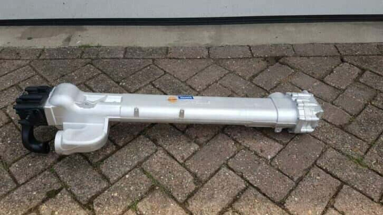 Nieuw MAN TAG D26 EGR recirkulator met houder 51081007141 - Enfriador EGR para Camión: foto 2 Nieuw MAN TAG D26 EGR recirkulator met houder 51081007141 - Enfriador EGR para Camión: foto 2