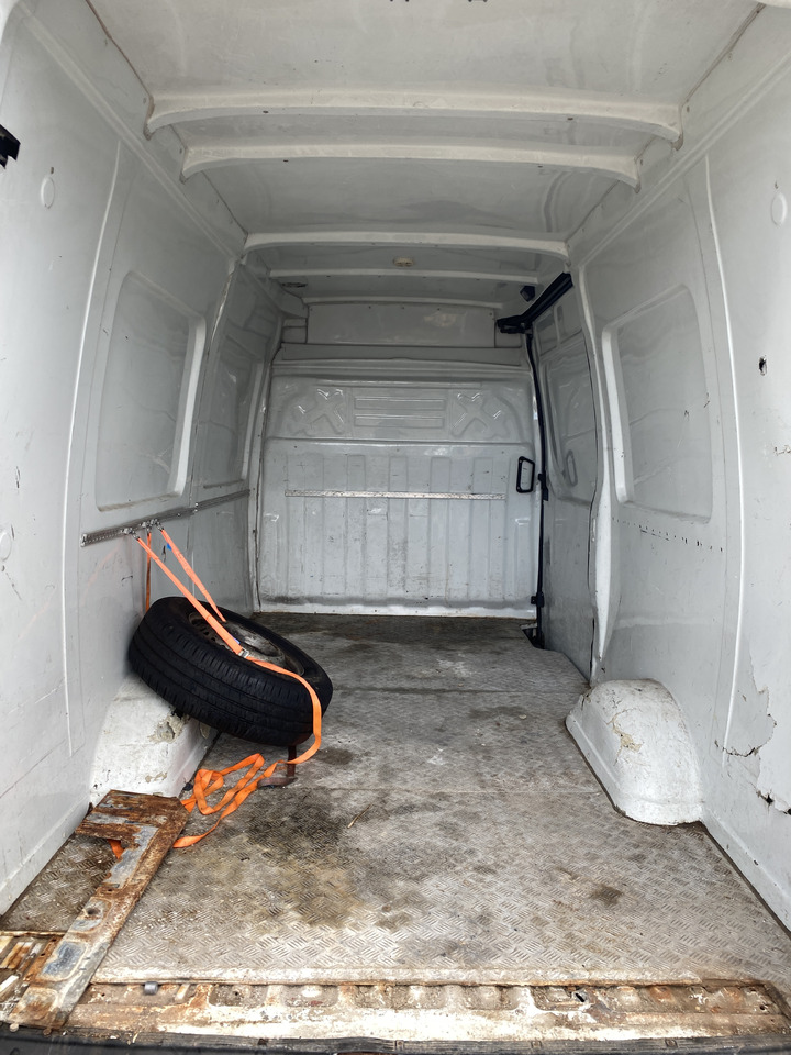 Furgón IVECO DAILY 35S18: foto 6