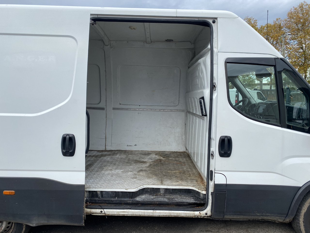 Furgón IVECO DAILY 35S18: foto 7