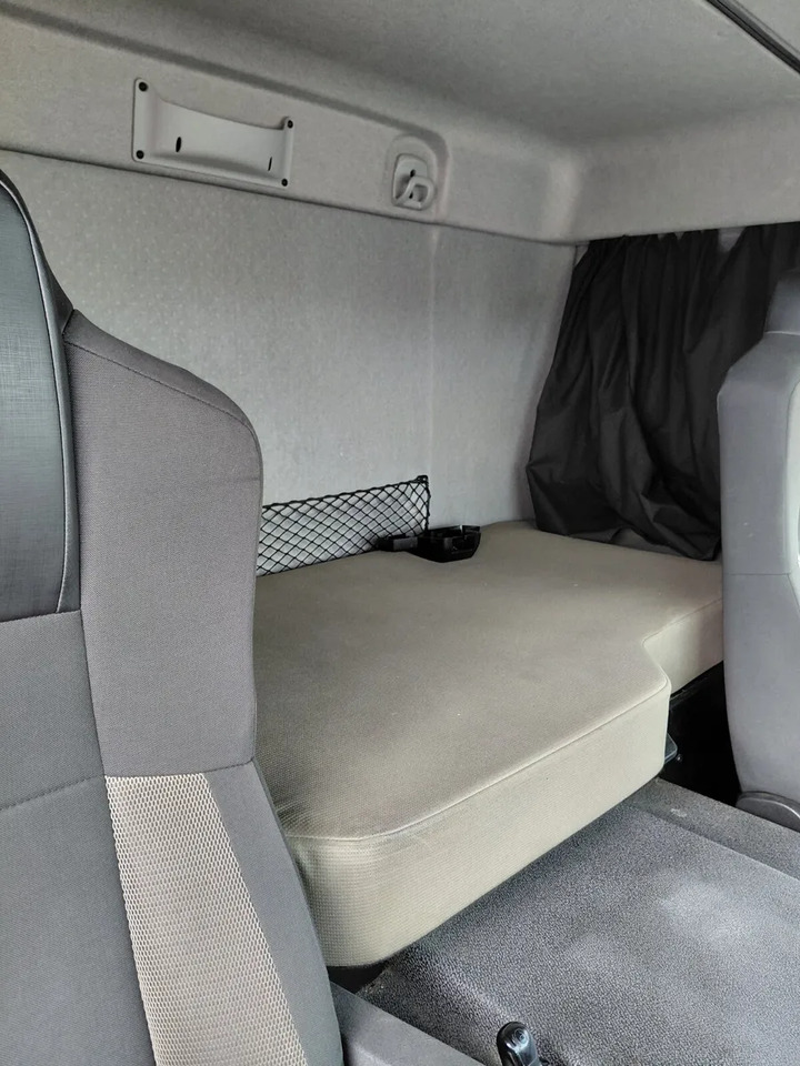 2019 Renault D18 Wide 4×2 18 Tonne - Camión caja cerrada: foto 5 2019 Renault D18 Wide 4×2 18 Tonne - Camión caja cerrada: foto 5