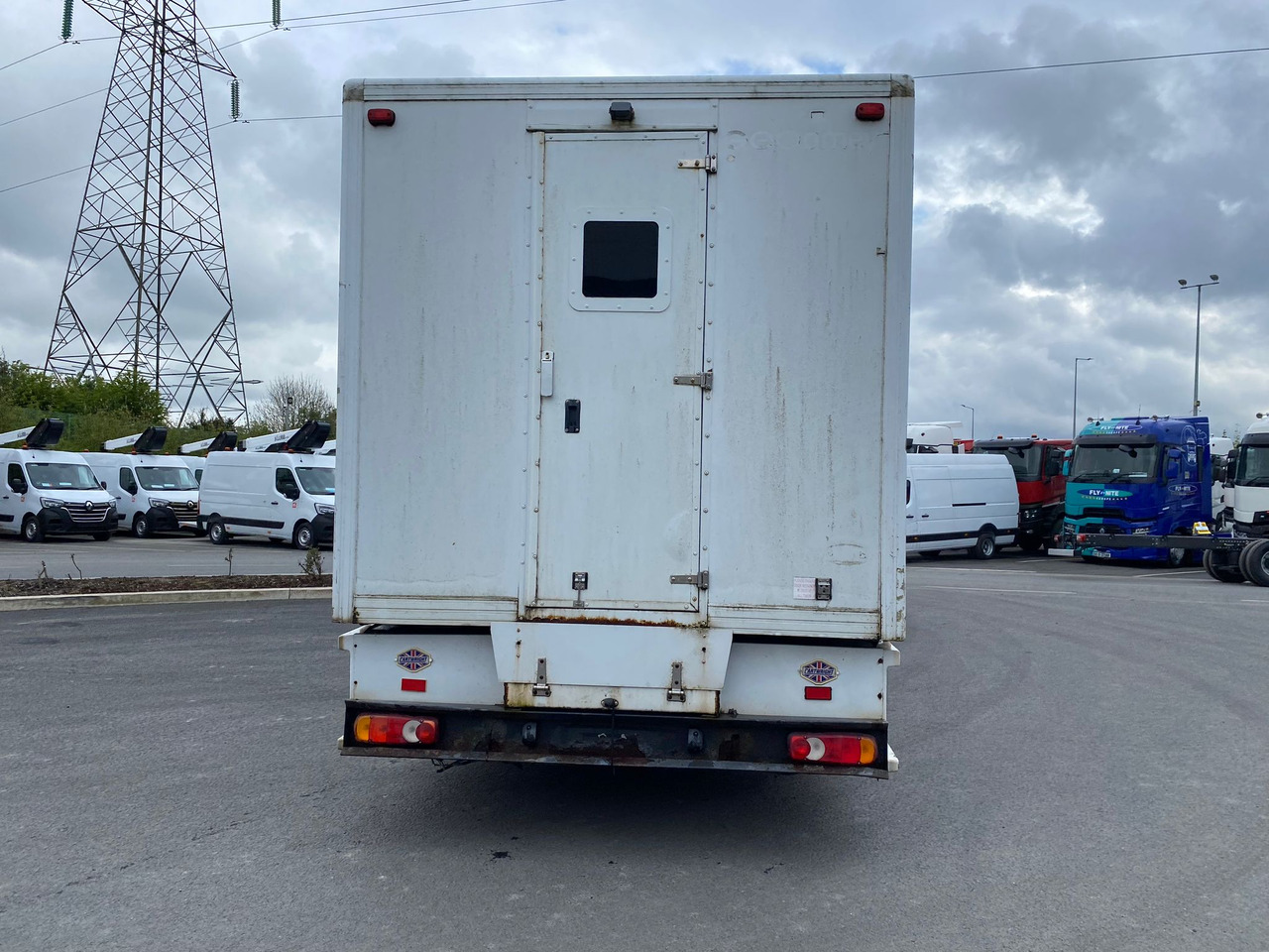 2011 Renault Midlum 180.18 Prison Truck - Camión: foto 4 2011 Renault Midlum 180.18 Prison Truck - Camión: foto 4