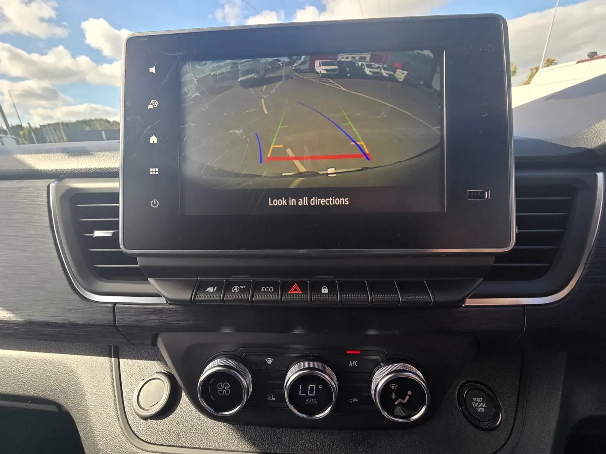 NEW Renault Trafic Exclusive 170BHP/150BHP Manual Black - Furgón: foto 5 NEW Renault Trafic Exclusive 170BHP/150BHP Manual Black - Furgón: foto 5