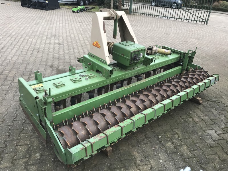 Celli rotorkopeg 3.00 m met pakkerrol - Grada rotativa: foto 3 Celli rotorkopeg 3.00 m met pakkerrol - Grada rotativa: foto 3